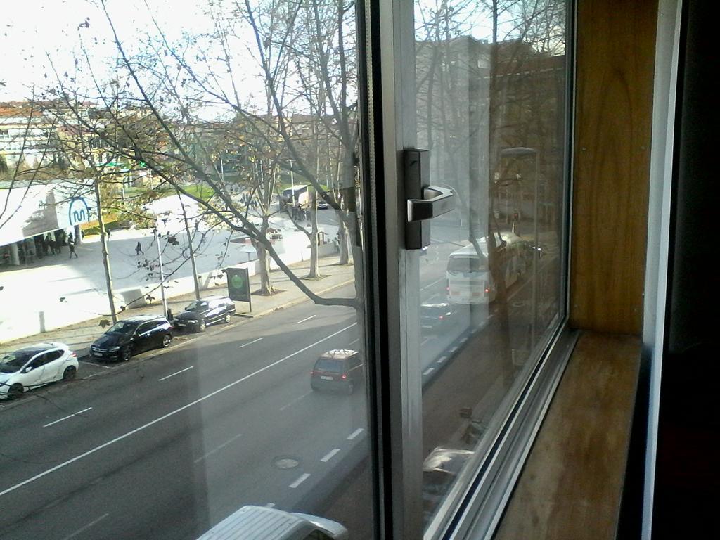 Metro-Apartment Rnal Nº35375 Al-Chamada Para A Rede Movel Nacional Porto Eksteriør billede